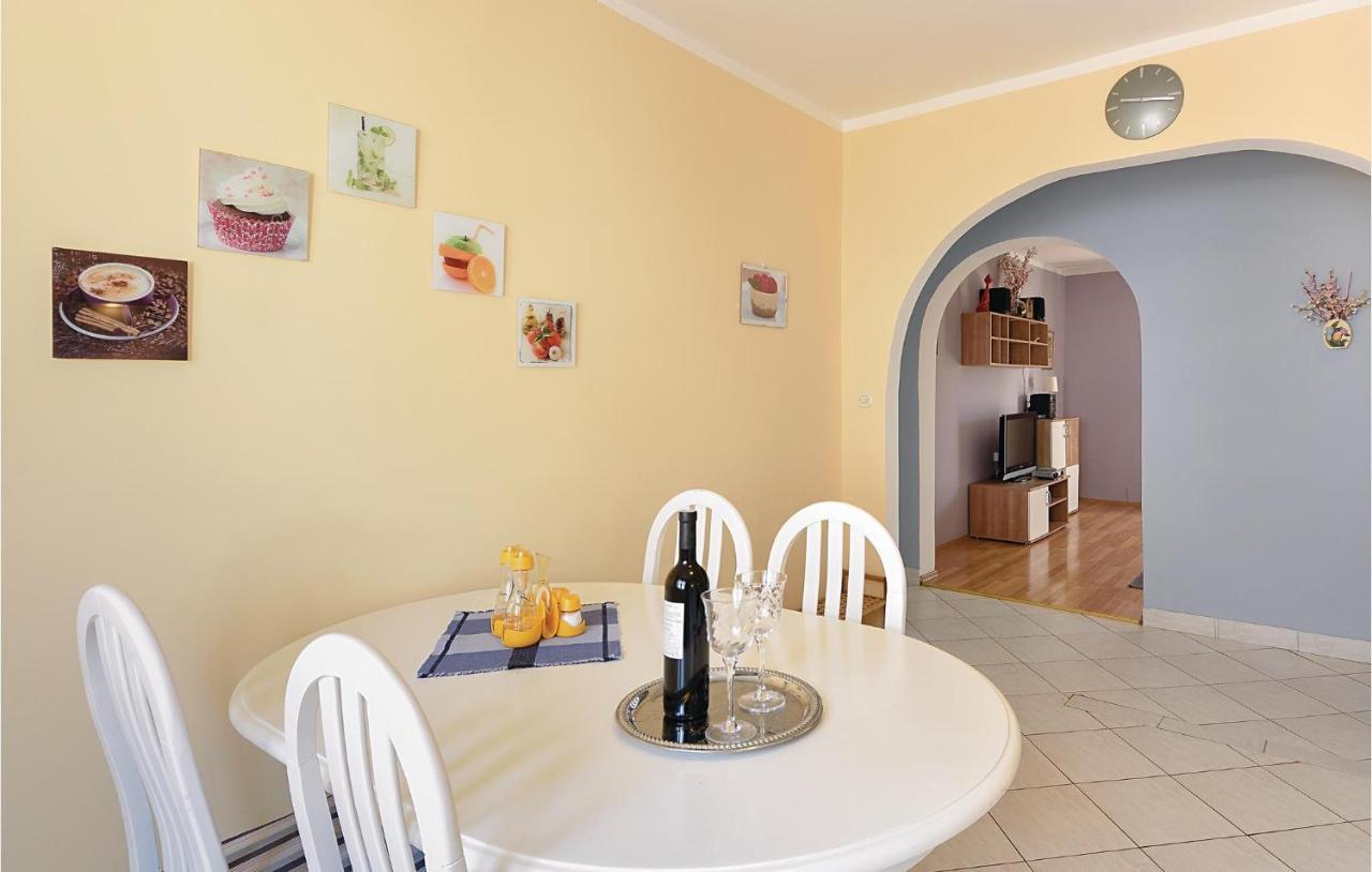 Gorgeous Apartment In Pula With Kitchen Buitenkant foto